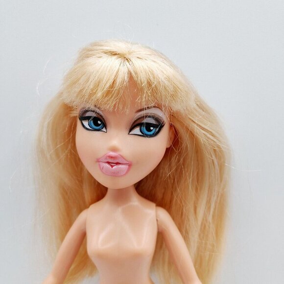 BRATZ 10th Anniversary CLOE FASHION Nude DOLL RARE MGA - Picture 2 of 4